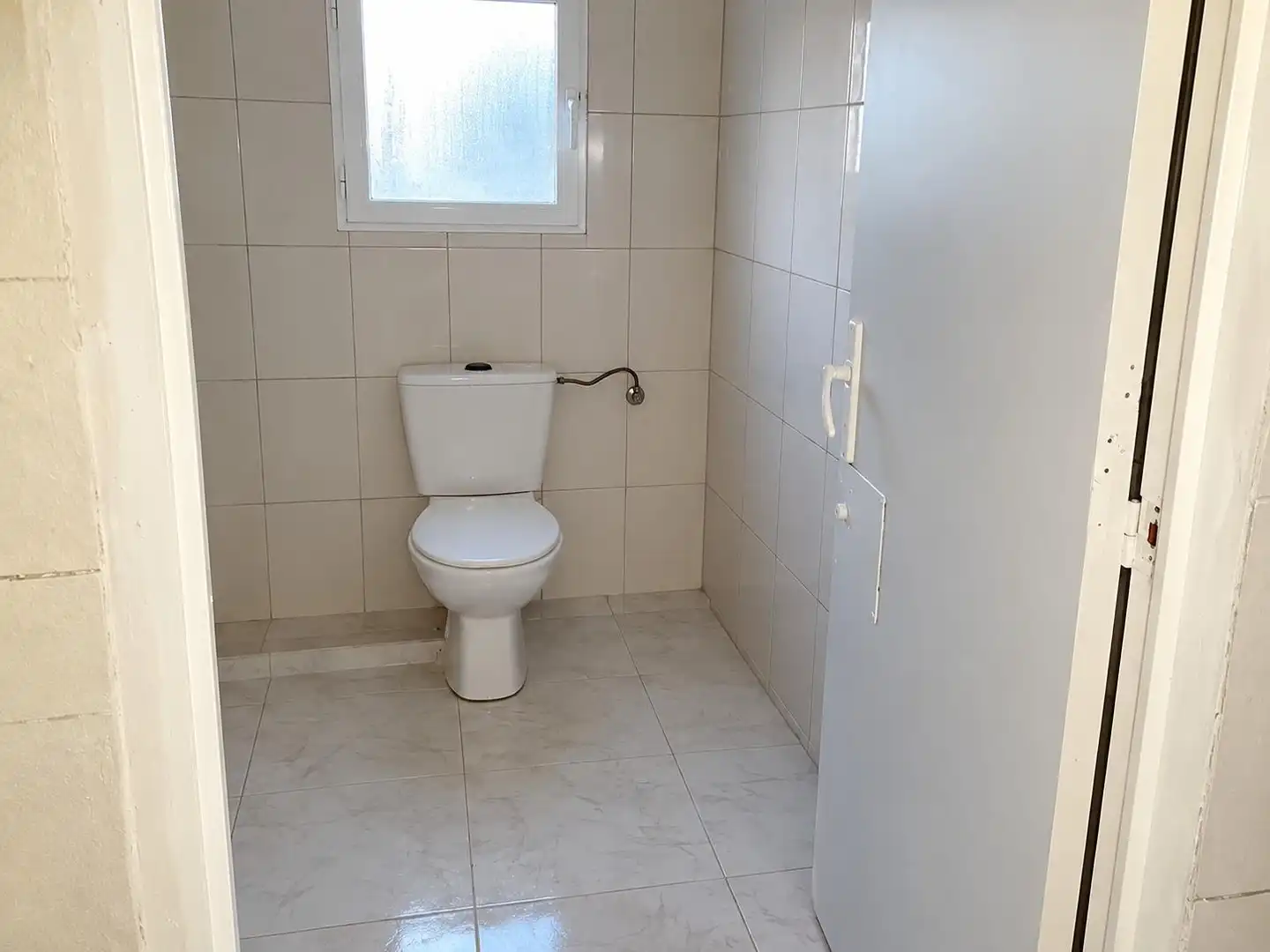 Badezimmer von Fabrikhallen zum Verkauf in Eixample