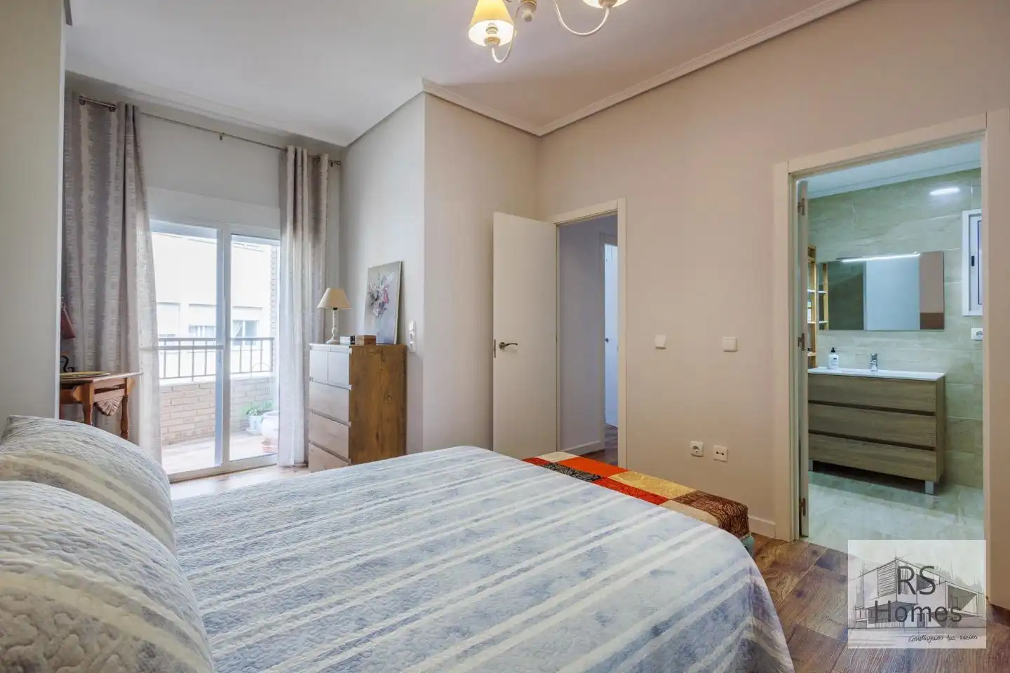 Habitación de Casa o chalet en venta en Benaguasil con Aire acondicionado, Terraza y Trastero