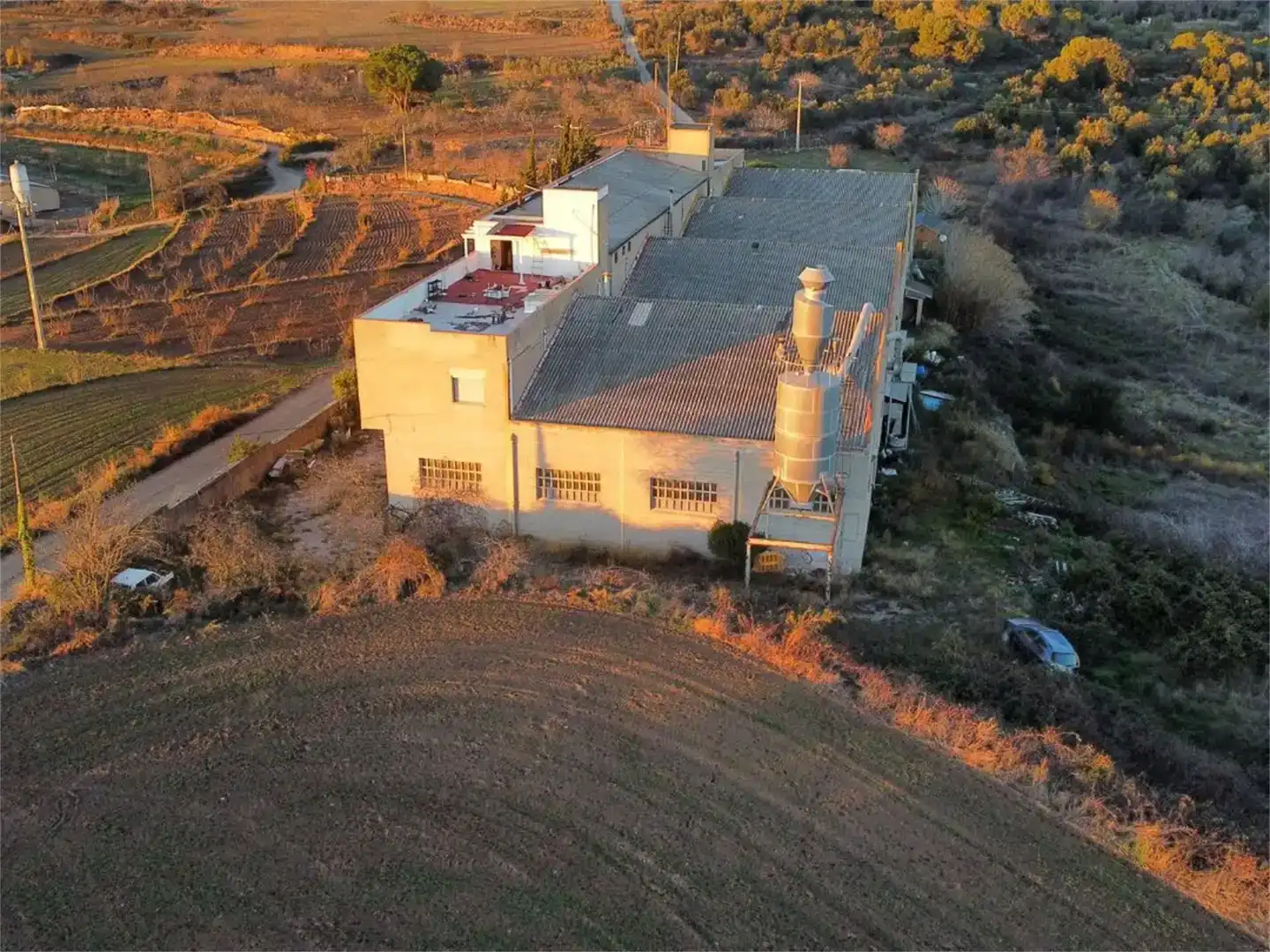 Außenansicht von Fabrikhallen zum Verkauf in Sant Feliu de Codines