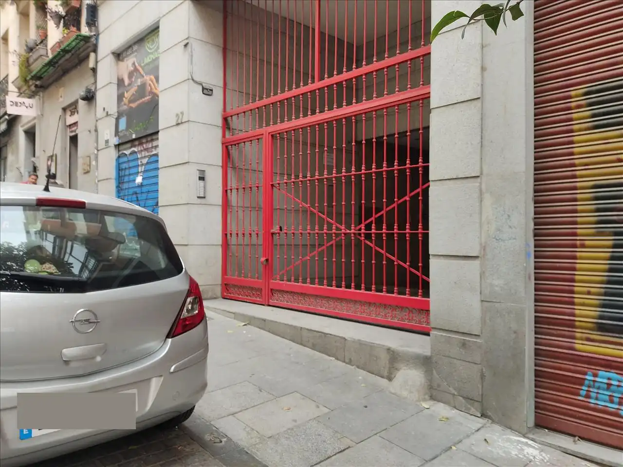 Exterior view of Garage for sale in Madrid