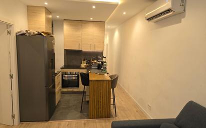 Kitchen of Flat for sale in  Barcelona Capital  with Air Conditioner, Parquet flooring and Oven