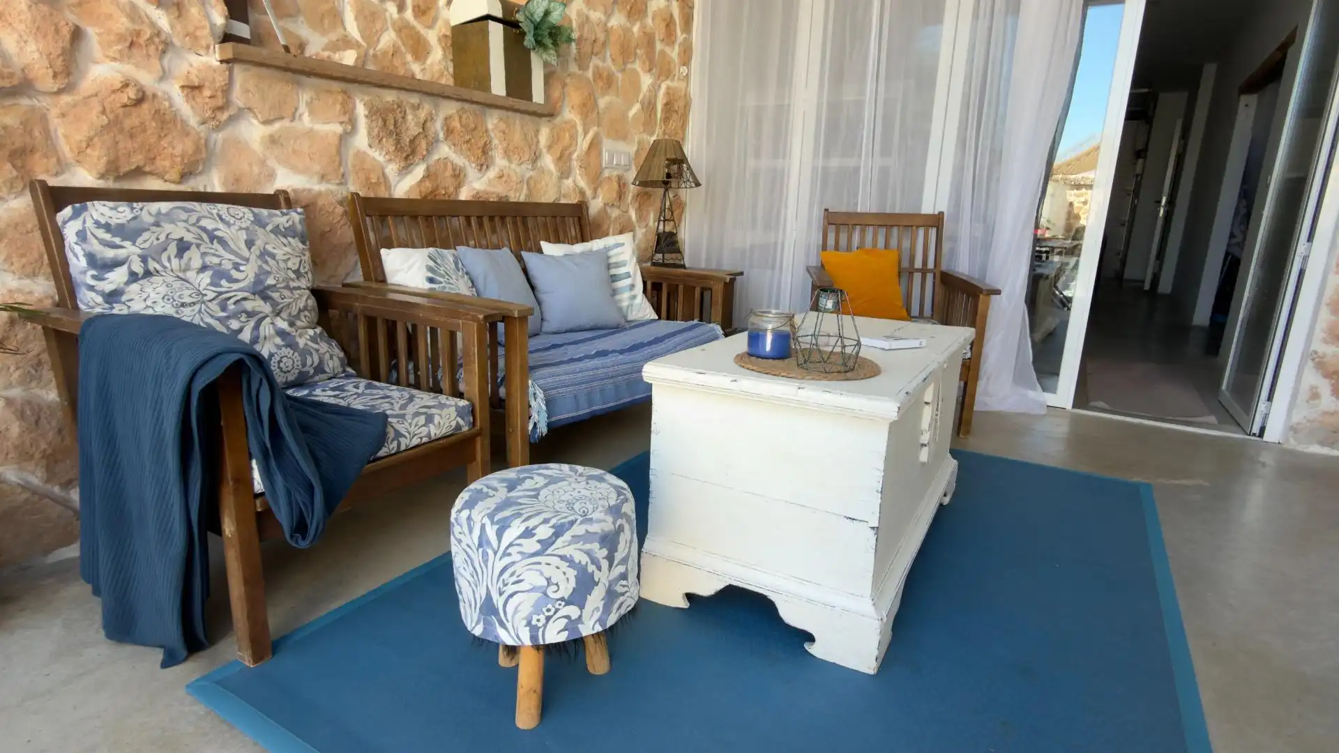 Sala d'estar de Casa o xalet en venda en Almodóvar del Río amb Aire condicionat, Calefacció i Terrassa
