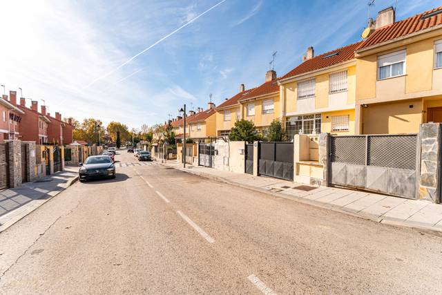 Casa-chalet en Venta en Calle de Galileo en Covadonga - Los Manzanos