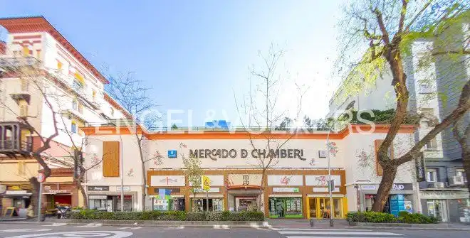 Außenansicht von Wohnung zur Miete in Madrid mit Klimaanlage, Heizung und Möbliert