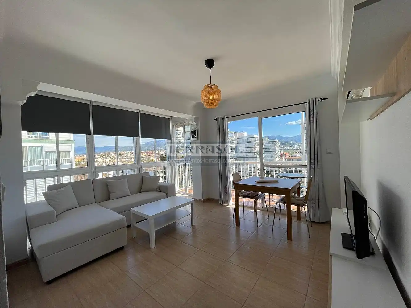 Vista exterior de Apartament en venda en Vélez-Málaga amb Aire condicionat, Calefacció i Jardí privat