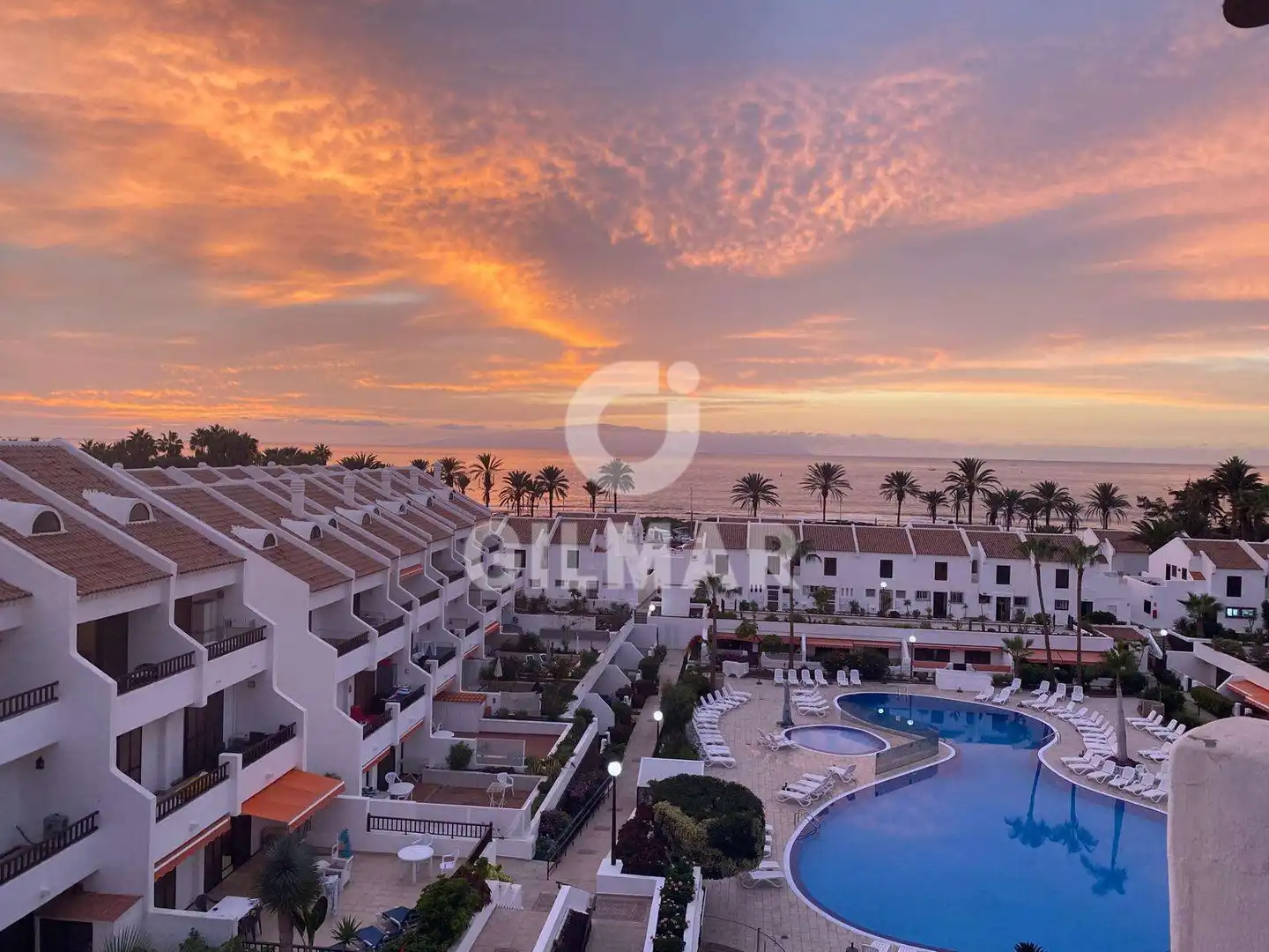 Vista exterior de Dúplex en venta en Arona con Terraza, Piscina y Amueblado