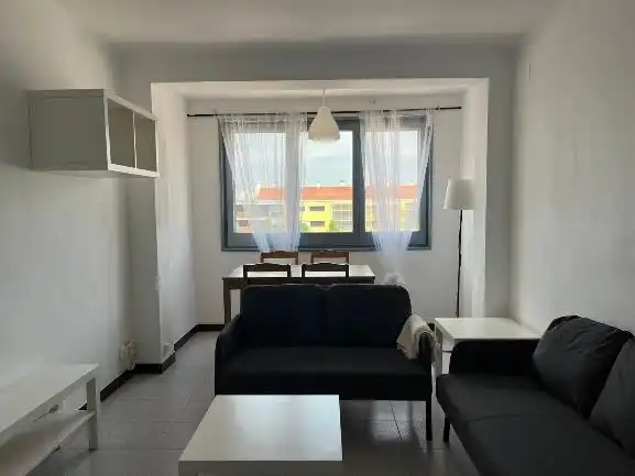 Sala d'estar de Pis de lloguer en Girona amb Calefacció, Moblat i Forn