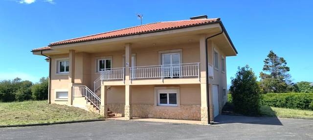 Casa-chalet en Venta en Cabueñes