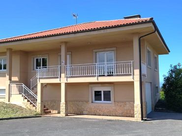 House with garden for sale in Somió - Cabueñes