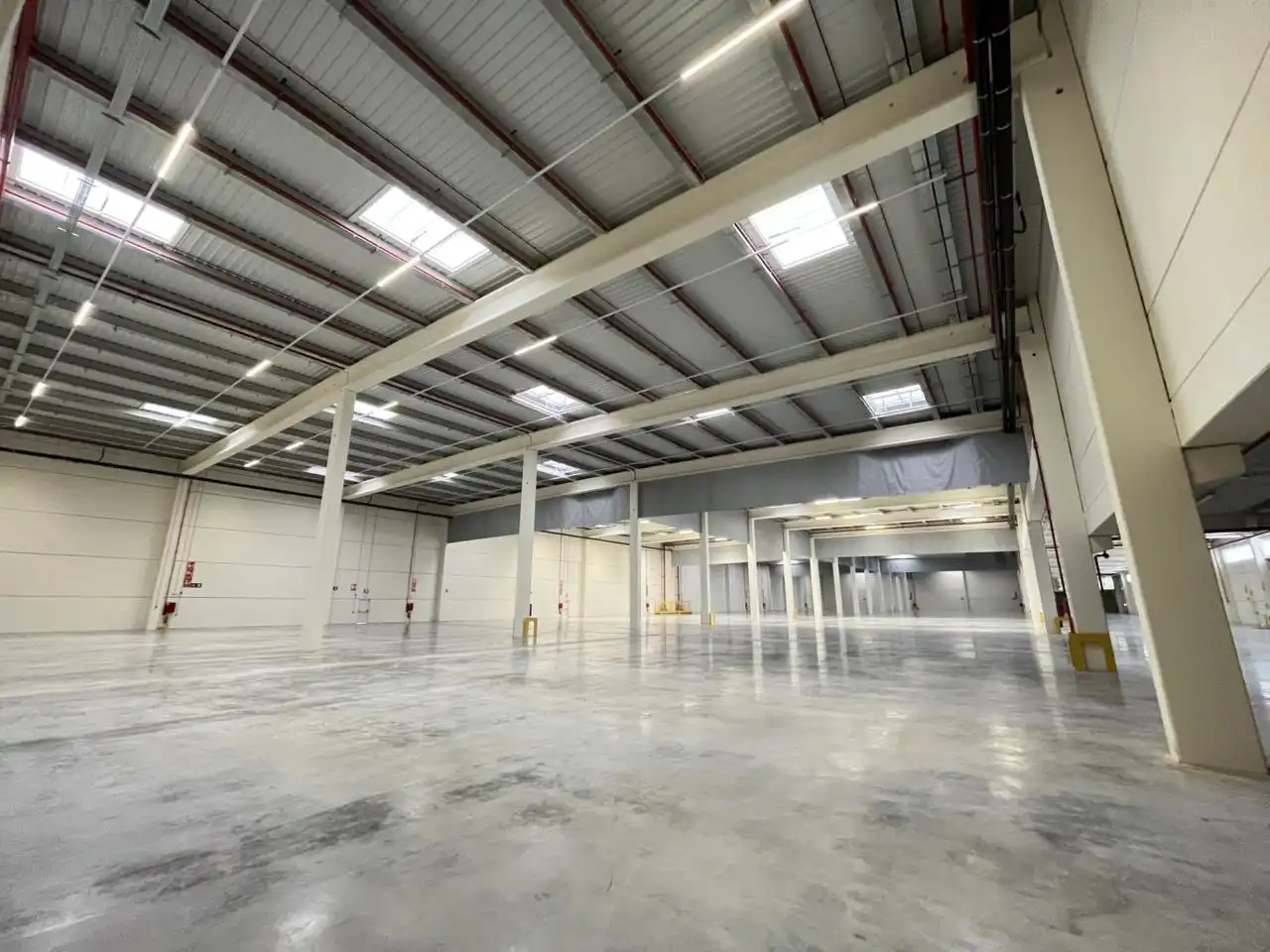 Industrial buildings for rent in Òdena  with Heating