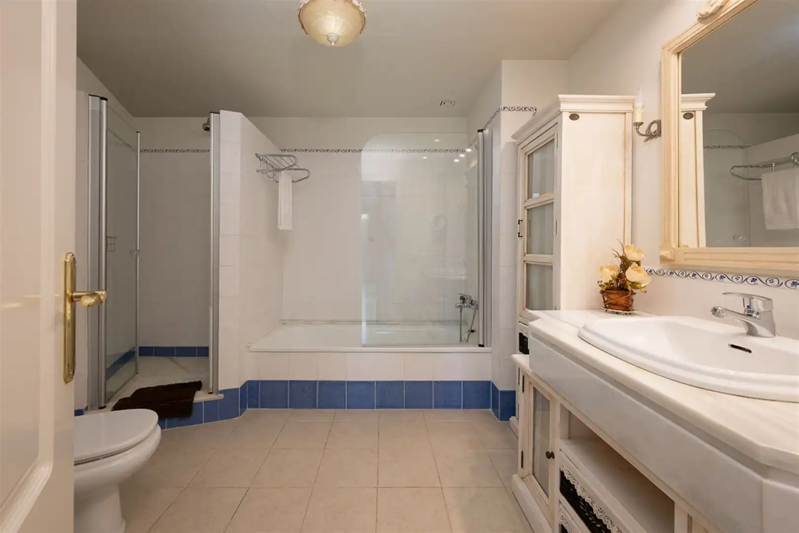 Bathroom of Apartments for sale in Marbella  with Air Conditioner