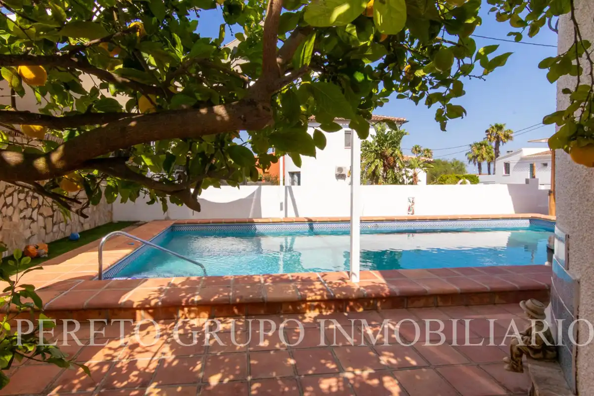 Detached house with pool for sale in El Montgó, imagen 3