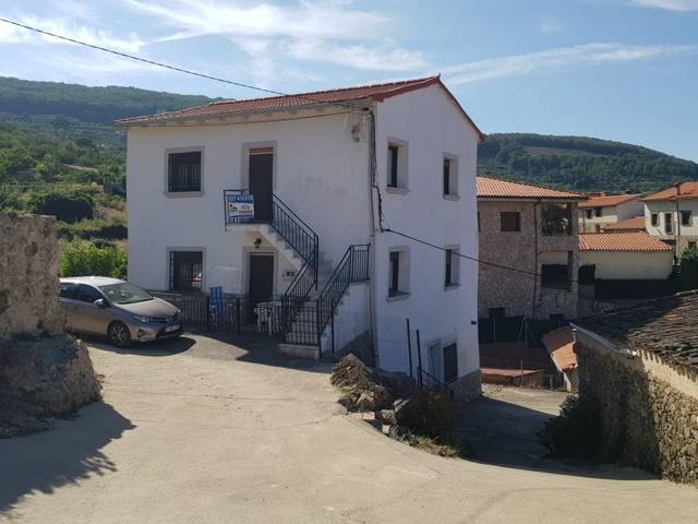 Casa-chalet en Venta en Cabrero