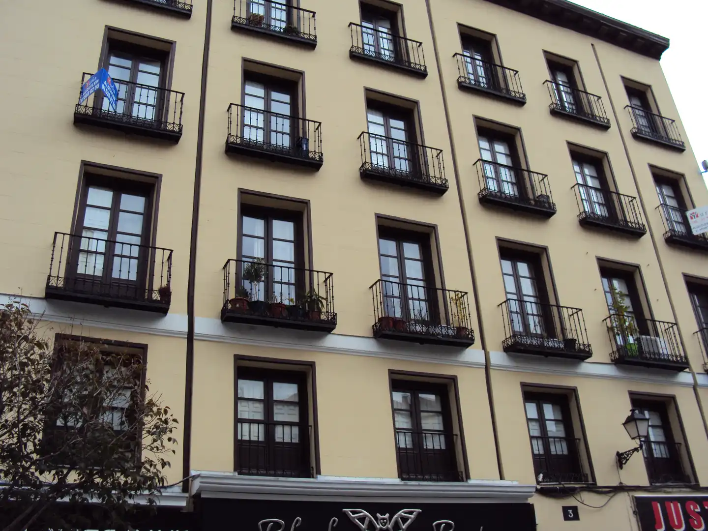 Vista exterior de Apartamento de alquiler en Madrid con Calefacción, Horno y Lavadora