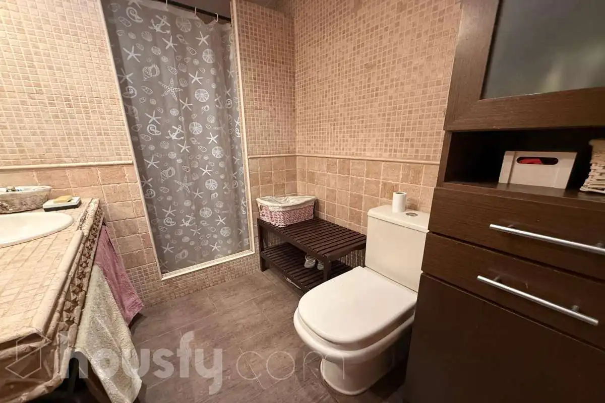 Badezimmer von Maisonette zur Miete in Madrid mit Klimaanlage, Heizung und Terrasse