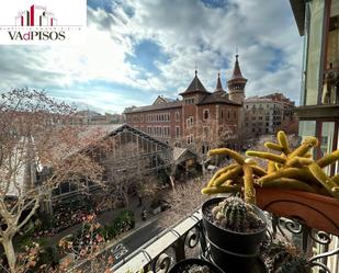 Exterior view of Flat for sale in  Barcelona Capital  with Heating and Storage room