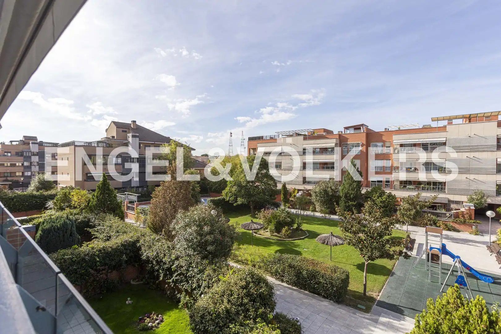 Vista exterior de Piso de alquiler en Pozuelo de Alarcón con Aire acondicionado, Calefacción y Jardín privado