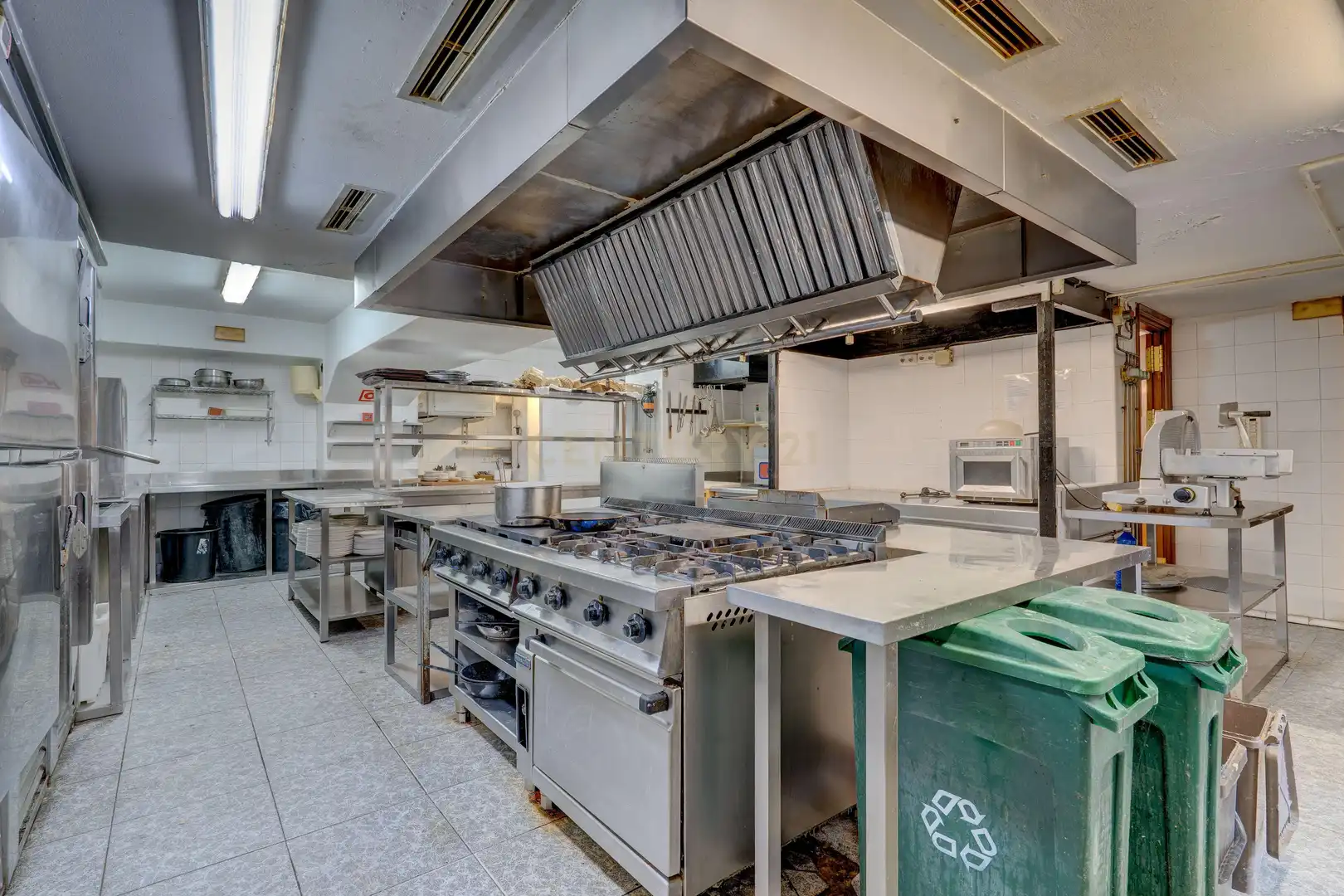 Kitchen of Commercial properties for sale in Deba  with Air Conditioner