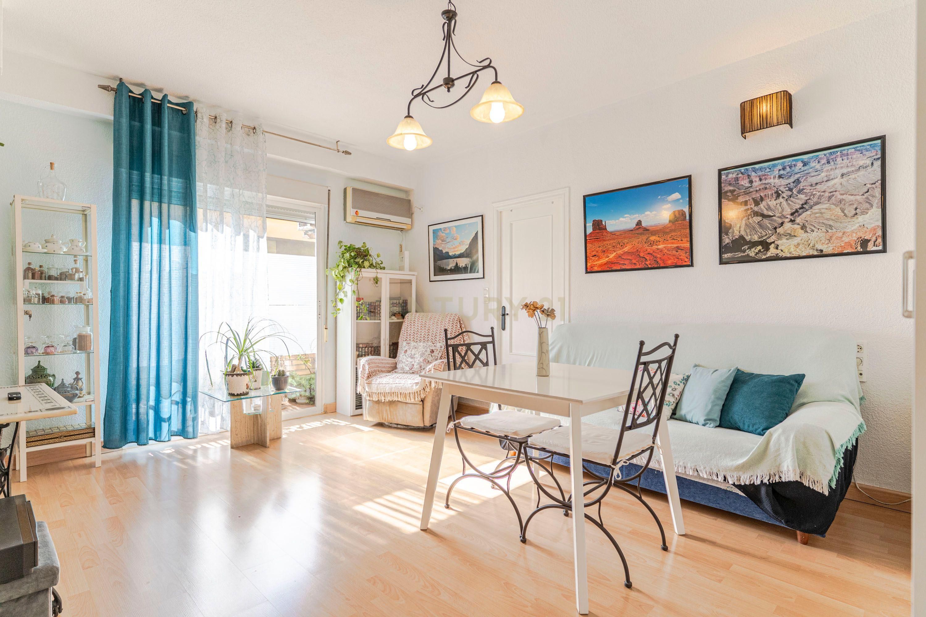 Sala de estar de Apartamento en venta en  Granada Capital con Balcón