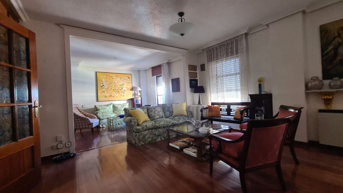 Sala d'estar de Dúplex en venda en Zamora Capital  amb Parquet