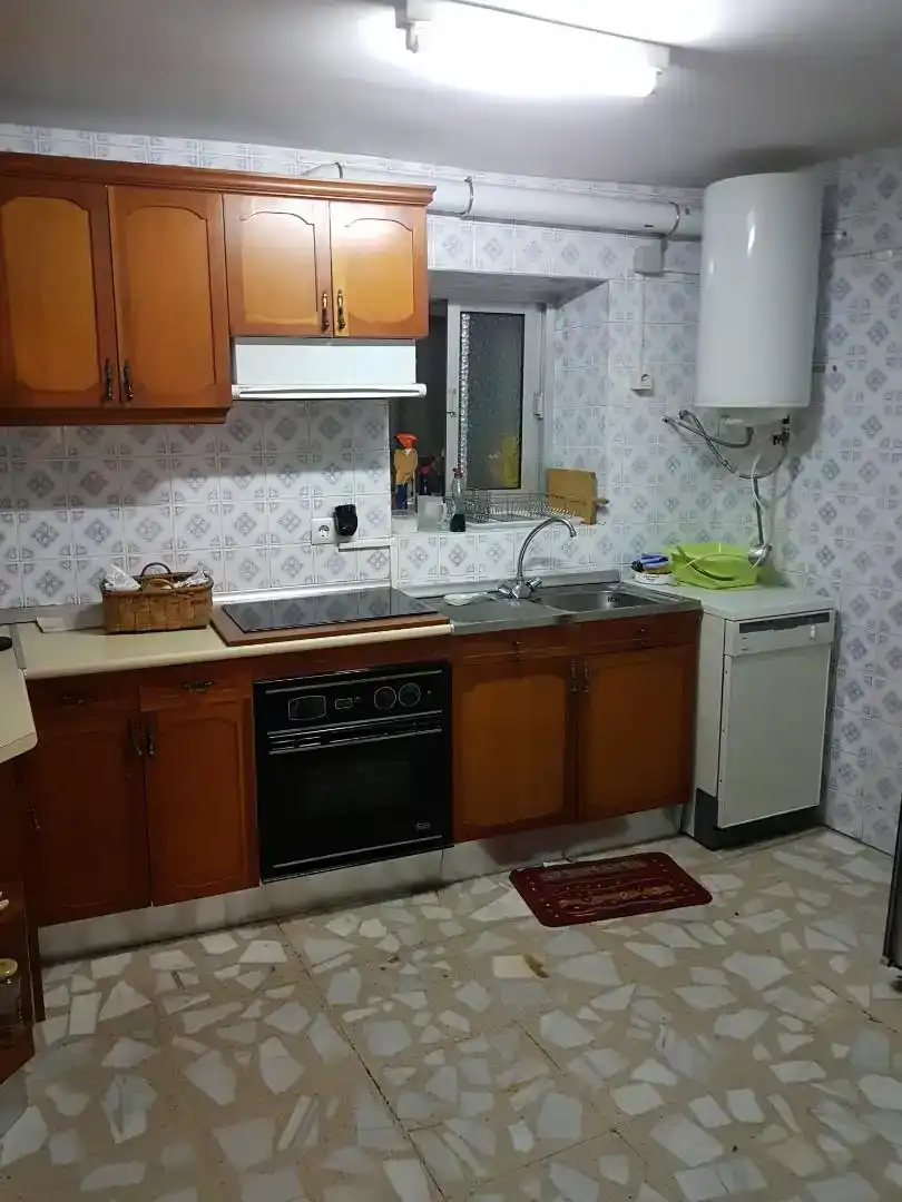 Cuina de Casa adosada en venda en Jaraíz de la Vera amb Moblat
