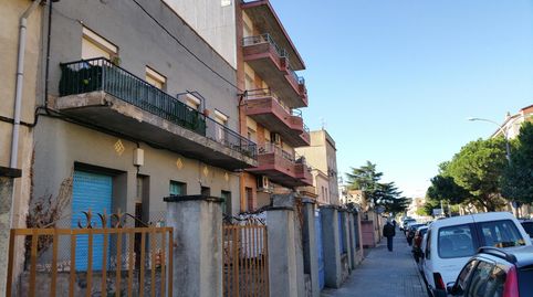 Edificio con tres viviendas alquiladas