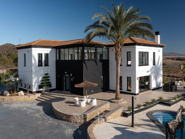 Casa-chalet en Venta en Calle Jurados (Jaravia) en San Juan de los Terreros