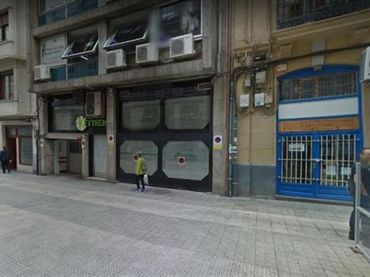 Individuel à vendre à Calle Lutxana 3