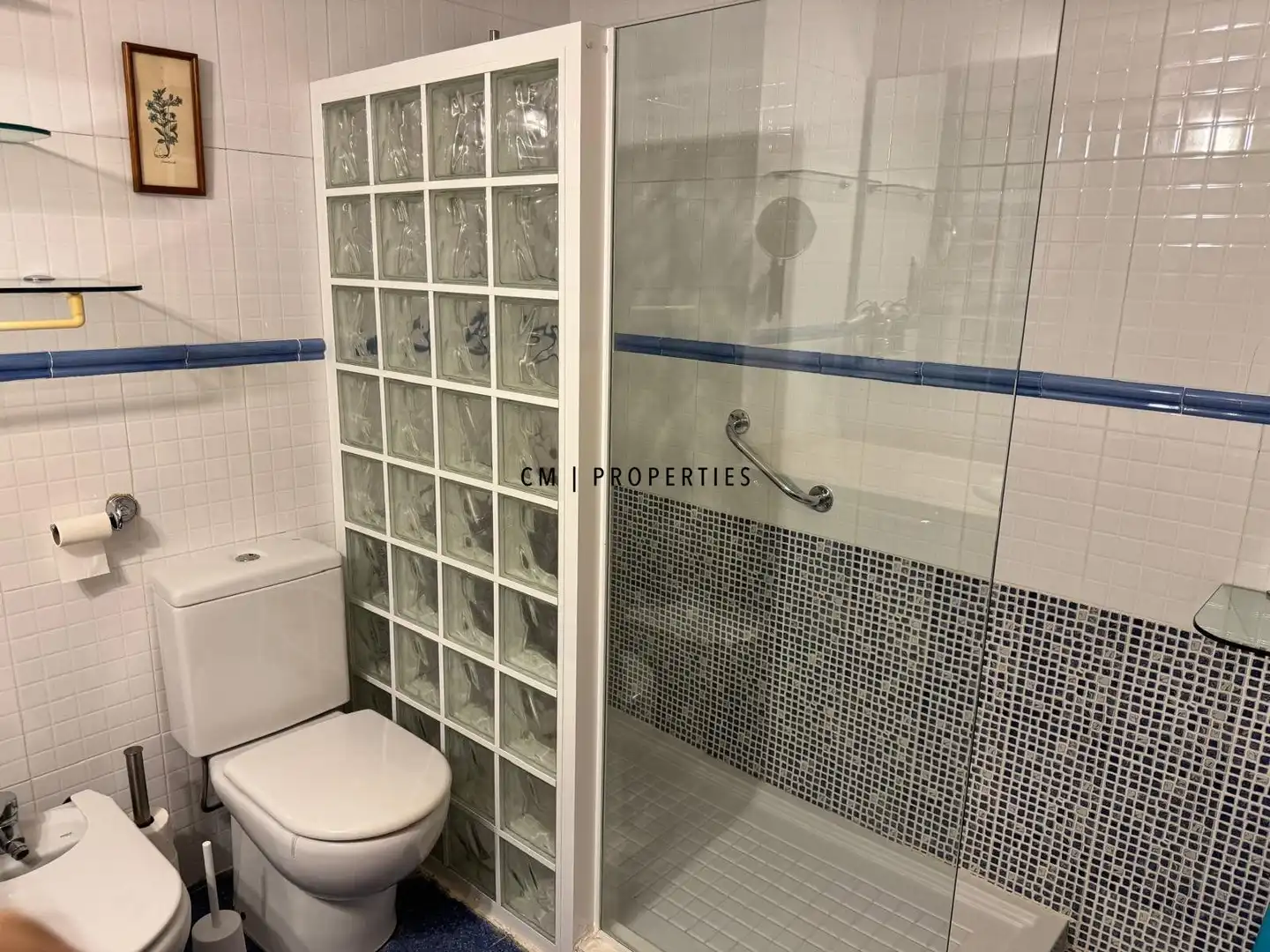 Baño de Casa adosada de alquiler en Rocafort con Aire acondicionado, Calefacción y Terraza