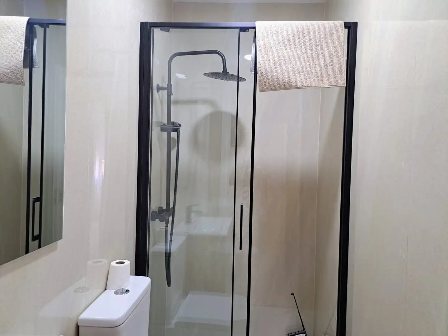 Baño de Piso para compartir en Getafe con Calefacción, Amueblado y Horno