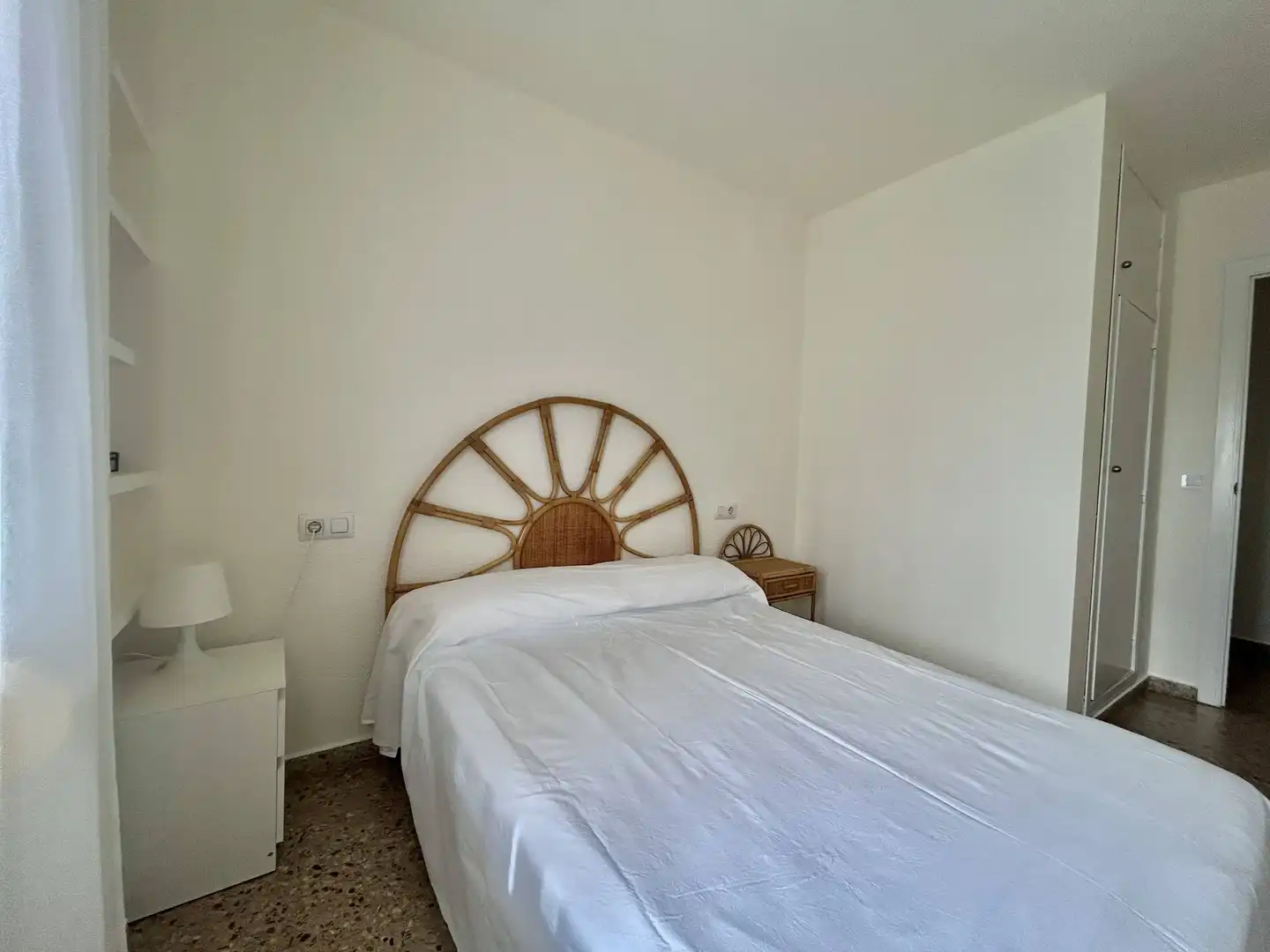 Dormitori de Apartament de lloguer en La Pobla de Farnals amb Moblat i Piscina comunitària