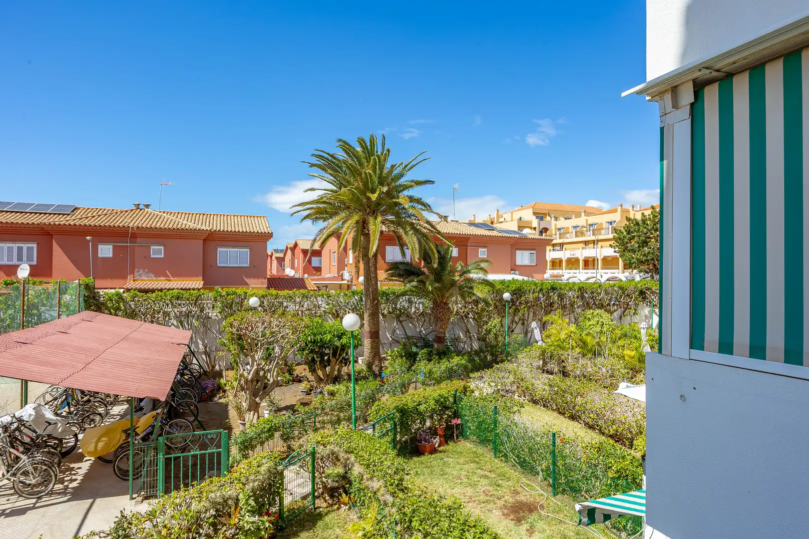 Jardín de Piso en venta en San Bartolomé de Tirajana con Terraza, Piscina y Amueblado