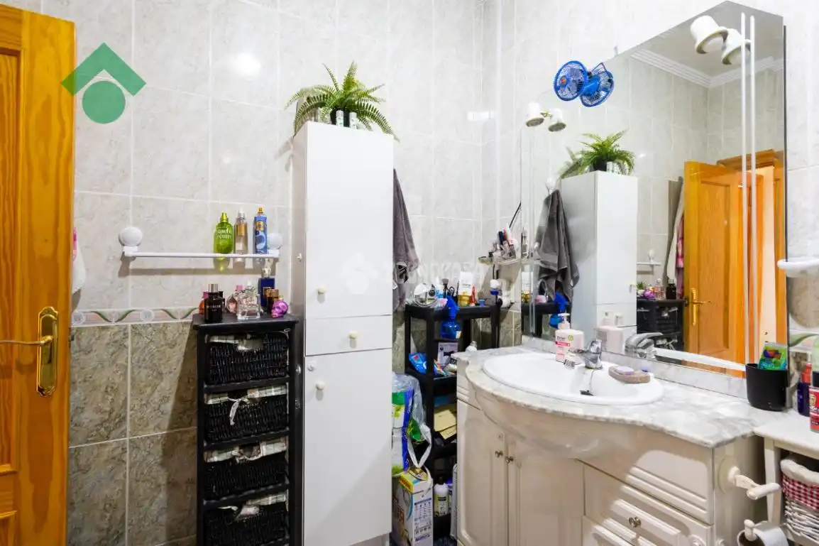 Baño de Piso en venta en Almuñécar con Balcón