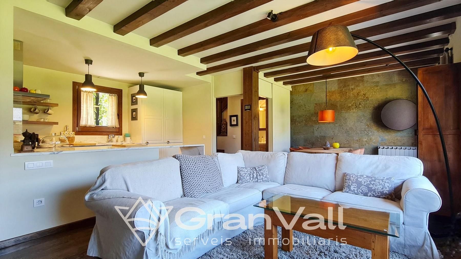 Sala de estar de Casa adosada en venta en Fontanals de Cerdanya con Calefacción, Jardín privado y Terraza