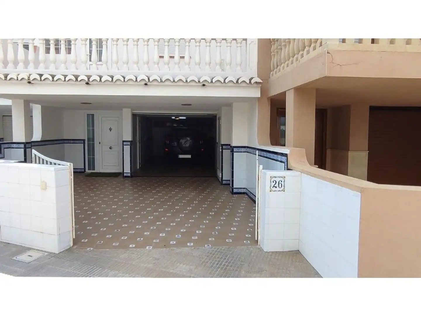 Parking de Casa adosada en venta en El Puig de Santa Maria con Aire acondicionado, Calefacción y Jardín privado