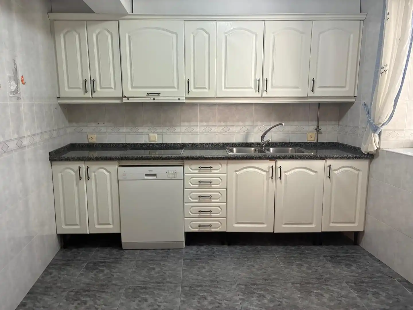 Kitchen of Houses for sale in Piornal  with Furnished