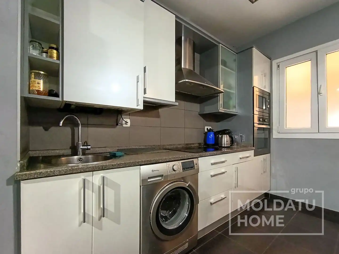 Cocina de Piso en venta en Irun  con Calefacción y Amueblado