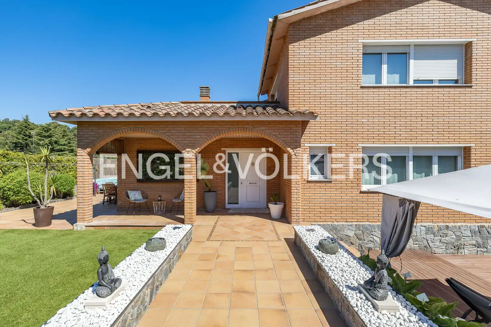 Vista exterior de Casa o chalet en venta en Castellar del Vallès con Aire acondicionado, Calefacción y Jardín privado