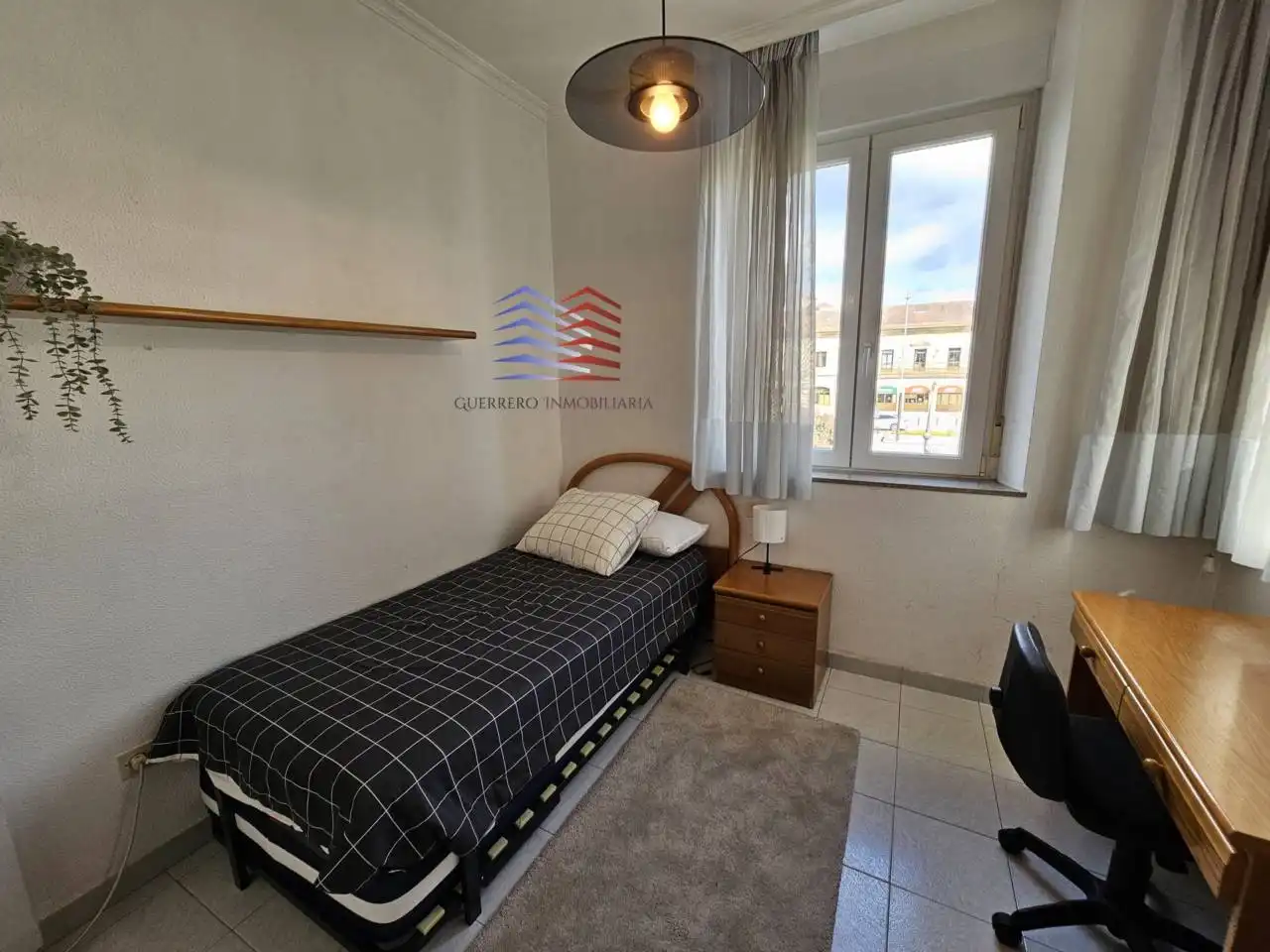 Habitación de Piso de alquiler en Ourense Capital  con Calefacción, Amueblado y Balcón