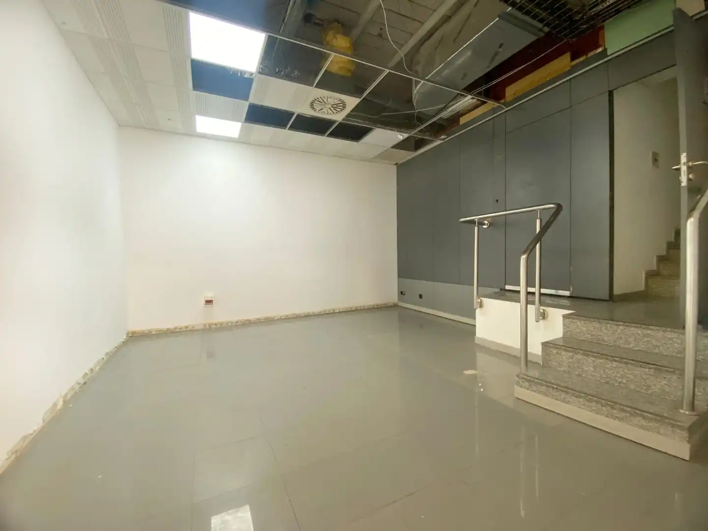 Local comercial en alquiler en Calle Don Pedro Infinito 153, imagen 3