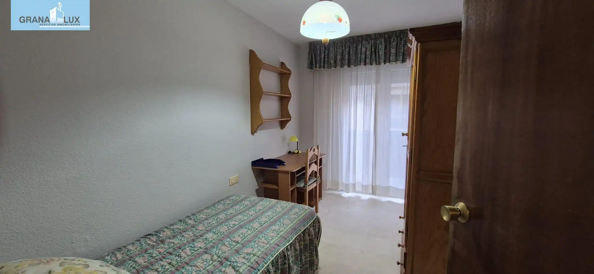 Bedroom of Flat for rent in Granada  with Heating, Furnished and Balcony