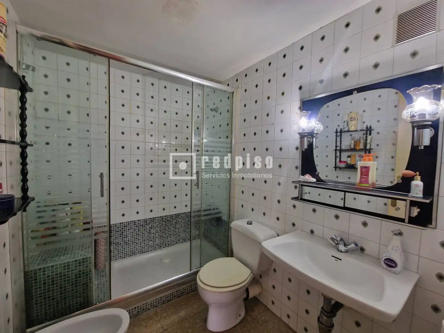 Baño de Piso en venta en Madrid con Calefacción, Terraza y Trastero