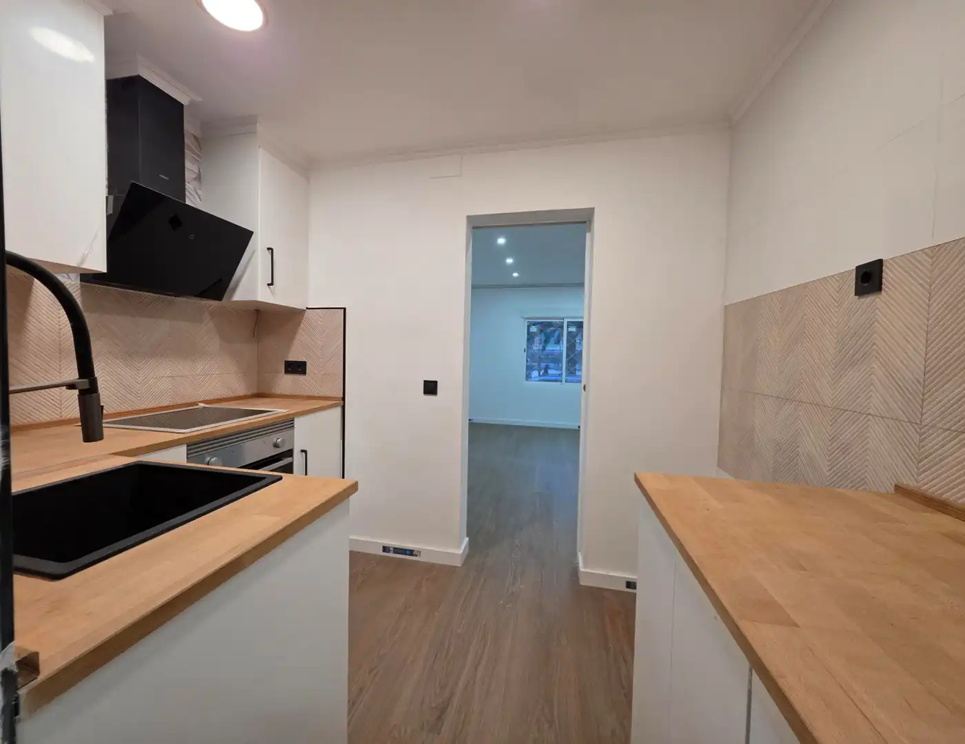 Cuina de Pis en venda en Barcelona amb Aire condicionat, Calefacció i Parquet