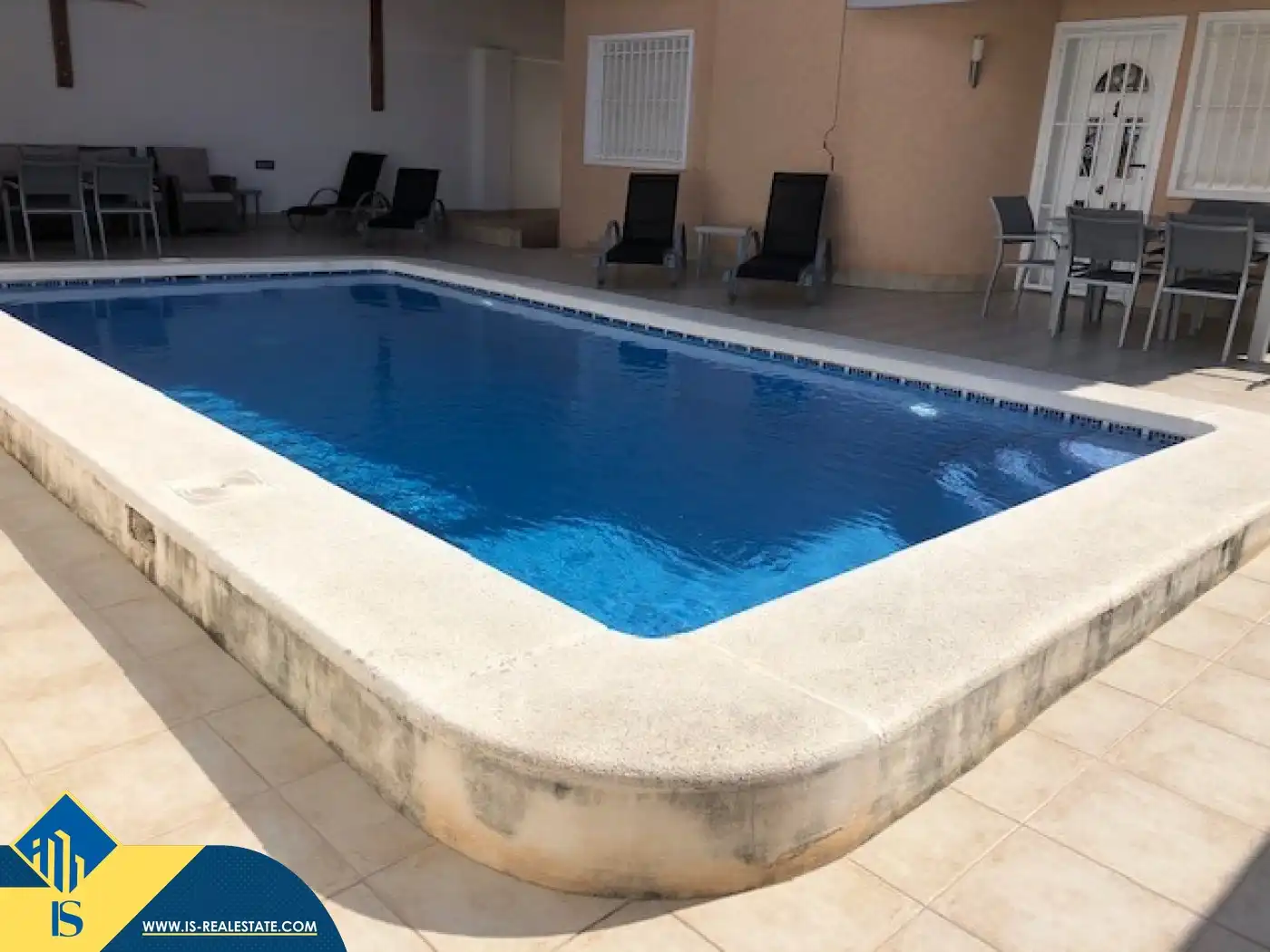 Schwimmbecken von Haus oder Chalet zur Miete in Torrevieja mit Klimaanlage, Terrasse und Schwimmbad
