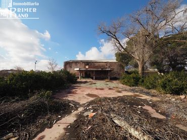 Casa rústica amb piscina en venda a Tomelloso