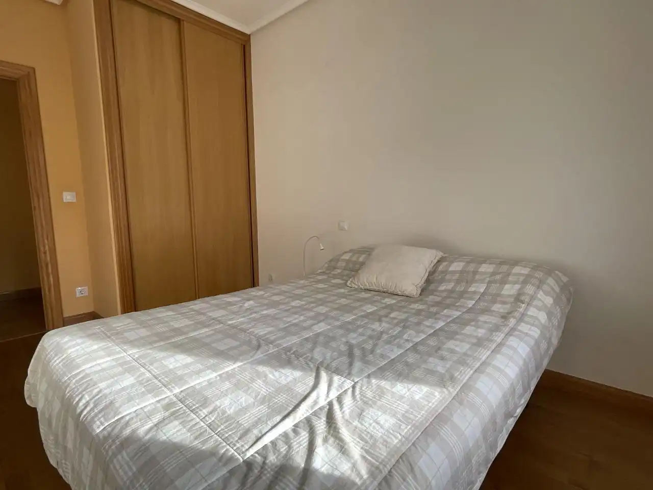 Dormitori de Dúplex en venda en Santo Domingo de la Calzada amb Calefacció, Parquet i Terrassa