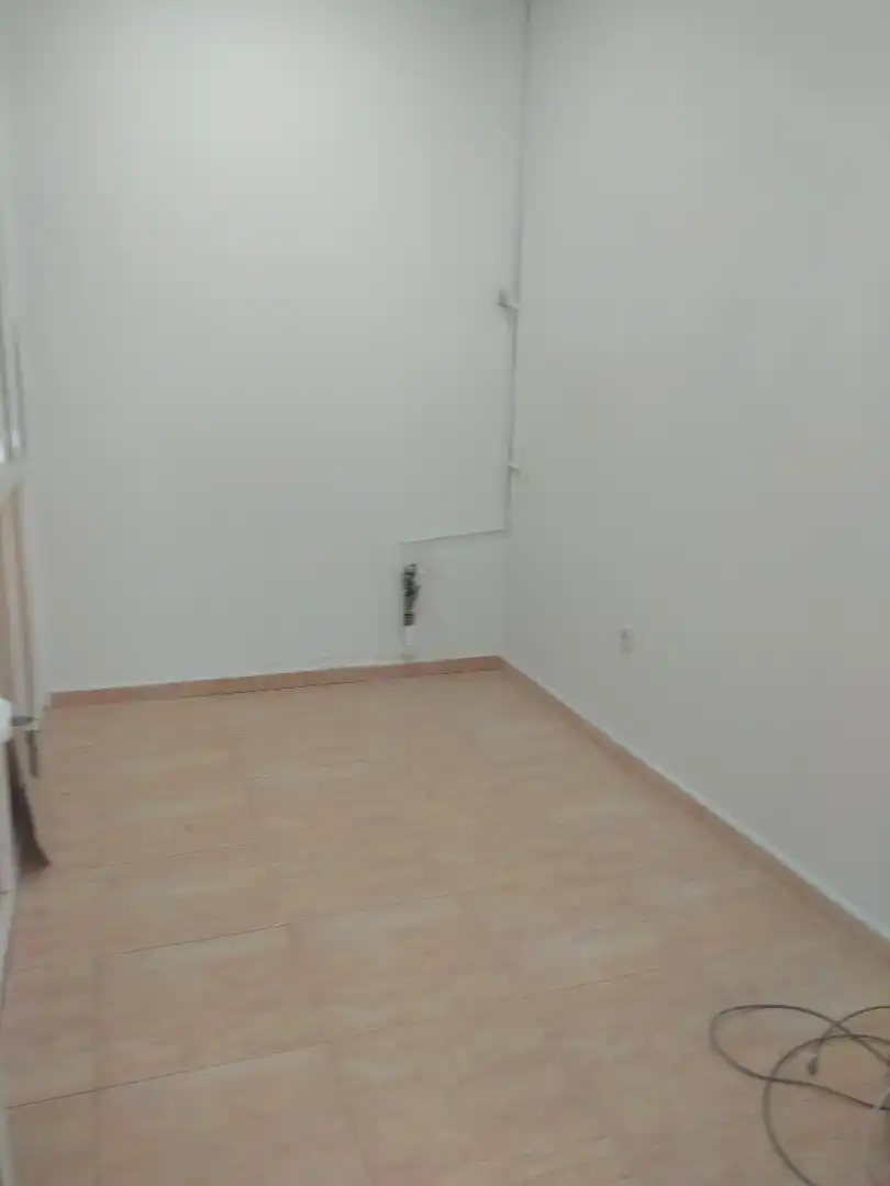 Local comercial de lloguer a Calle la Vega, imagen 6