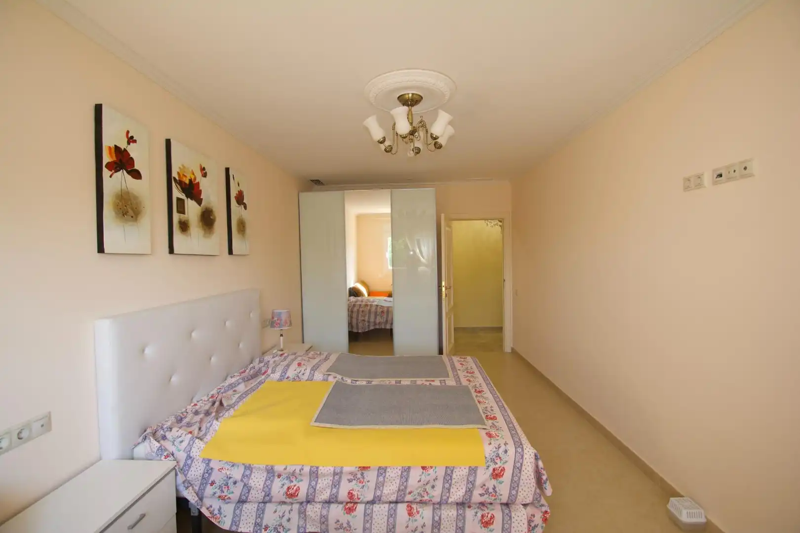 Schlafzimmer von Haus oder Chalet zum Verkauf in Orihuela mit Klimaanlage, Heizung und Privatgarten