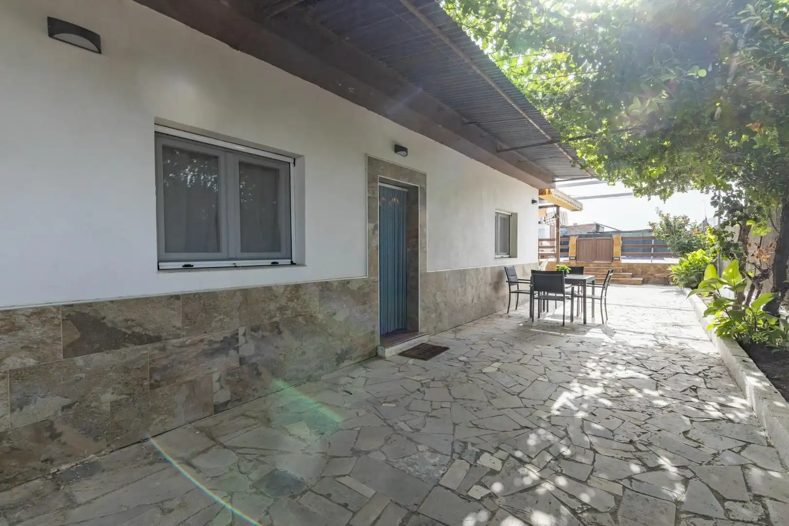 Vista exterior de Finca rústica en venda en Fuente Vaqueros amb Calefacció, Jardí privat i Piscina