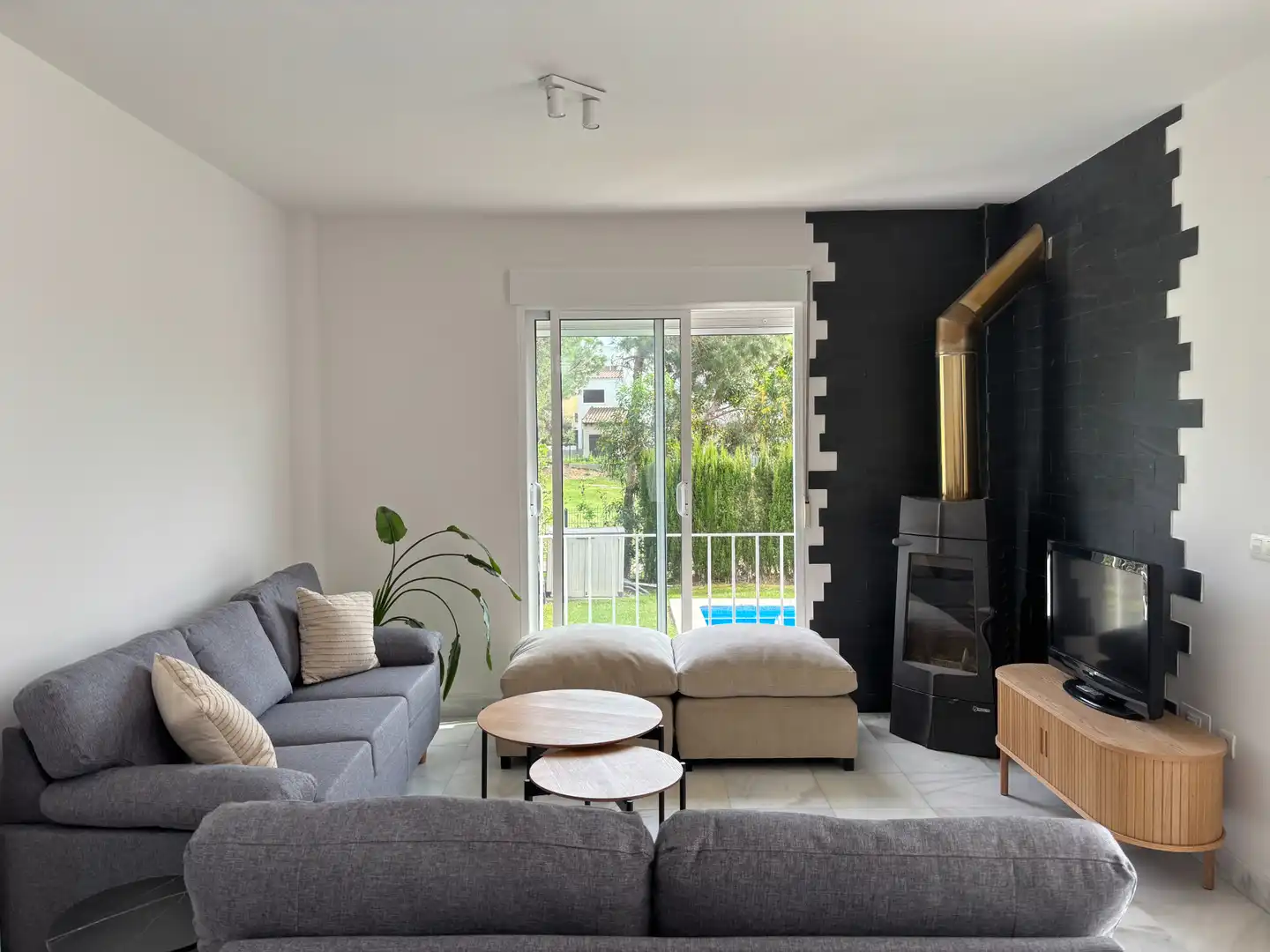 Detached homes for rent in Paseo de la Chirina, Islantilla Golf
